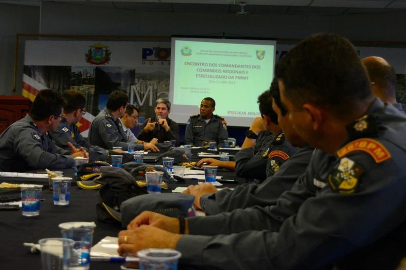 Comandantes regionais discutem análise criminal e estratégias de policiamento