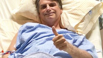 Com boa recuperação, Bolsonaro já caminha pelo corredor do hospital