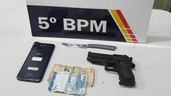 Homem é detido por furto e com simulacro de arma de fogo