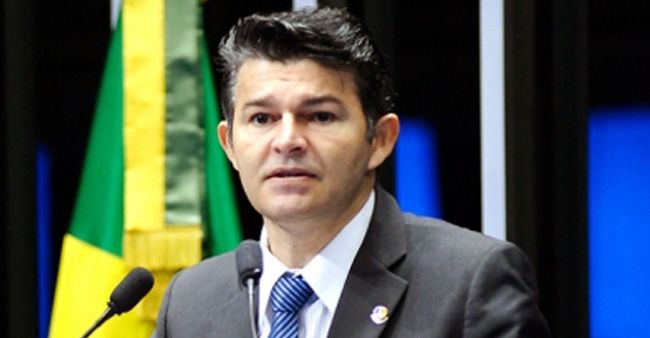 No mar de incertezas eleitorais, Medeiros resolveu dar uma pontinha de terra firme