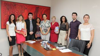 Assistentes sociais e psicólogos cobram realização de concurso no TJ de MT