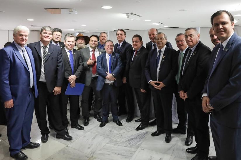 Bolsonaro avaliza empréstimo de US$ 250 milhões e confirma FEX
