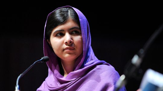 Em visita ao Brasil, Malala apoio a três ativistas que lutam pela educação