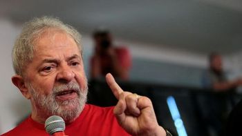 Juiz do DF manda apreender passaporte do ex-presidente Lula