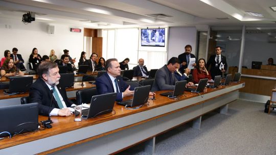 Sob risco de perder Orçamento, Wellington volta a cobrar ministro para implantar UFR