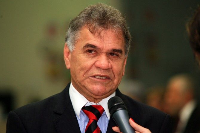 Repórter local “encontra” Jota Barreto depois do vídeo da mala