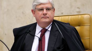 "Não adianta esconder bens ou valores fora do Brasil", diz Janot