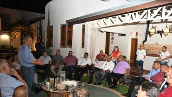 Jayme Campos recebe apoio de vereadores e ex-prefeito Percival Muniz
