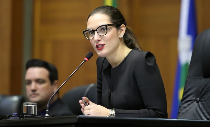 Botelho pede licença e Janaina Riva assume comando da AL 