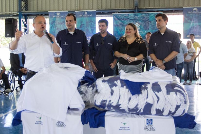 Governador anuncia assinatura de edital para concurso da Educação