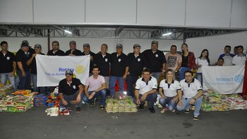 Associação Rondonopolitana de Carros Antigos entrega de mais de uma tonelada de alimentos