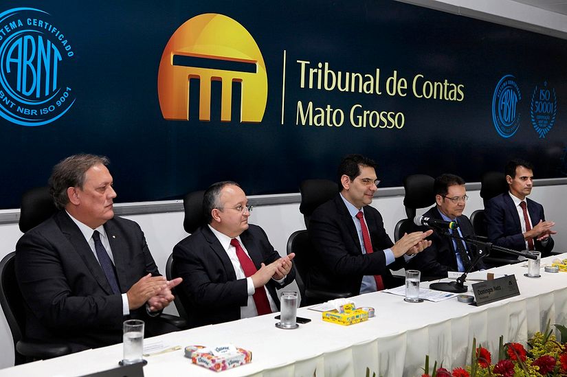 Nova Mesa Diretora do TCE de MT toma posse 
