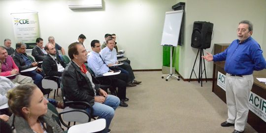 Rogério participa de reunião com empresários e propõe melhorias para o setor