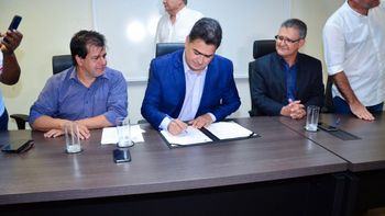 Prefeito sanciona lei do piso nacional aos Agentes Comunitários de Saúde e de Combate às Endemias