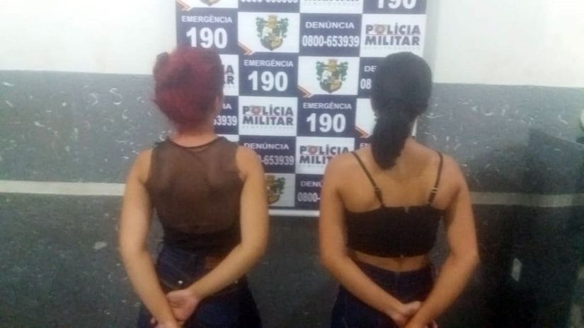 Irmãs são presas comprando roupa com dinheiro falso no interior 