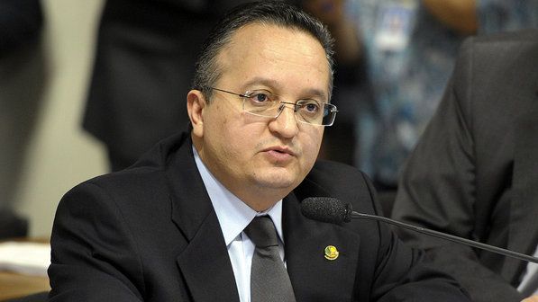 Governador visita a Sesp para entrega de veículo blindado a PJC