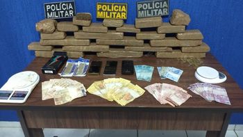 Grupo é preso pela PM com drogas e munições