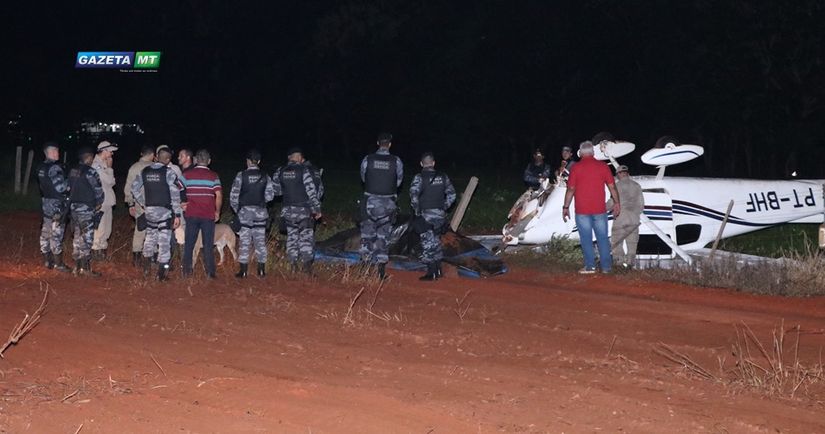 Piloto faz pouso forçado, abandona avião em “pista” e polícia é acionada