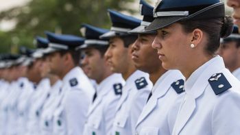CRE analisa projeto que dá às mulheres direito de opção ao serviço militar