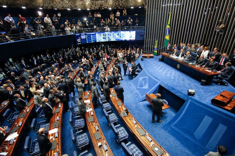 CCJ pode votar nesta quarta o fim do foro privilegiado para políticos