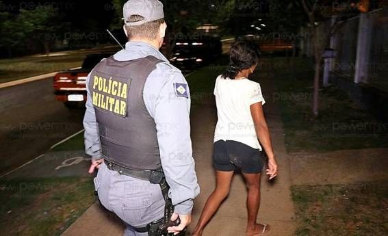 Mulher esfaqueia marido após ele passar três dias fora de casa em MT 