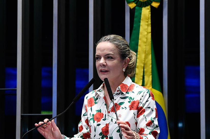 Gleisi Hoffmann diz que vitória de Bolsonaro consolida golpe que começou com impeachment