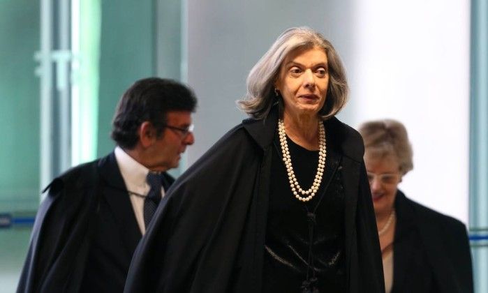 Ministra Cármen Lúcia inicia discussões informais após caso Teori