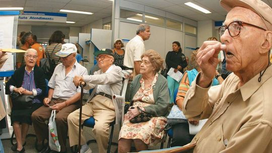 Governo antecipa primeira parcela do 13º de aposentados e pensionistas
