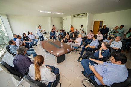 Tucanos e oito prefeitos do PSB declaram apoio a Mauro Mendes