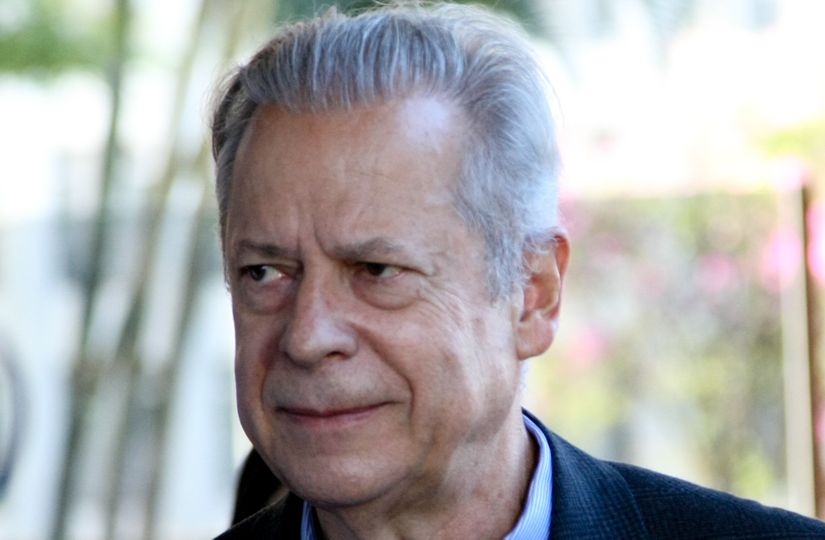 TRF4 nega último recurso e autoriza prisão de José Dirceu