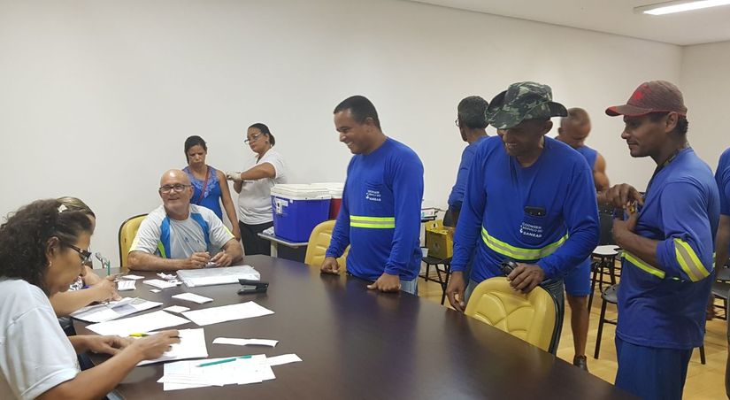 Sanear e Saúde realizam campanha de vacinação contra febre amarela 
