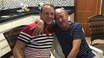 Corpos de pai e filho são encontrados parcialmente carbonizados fora de avião