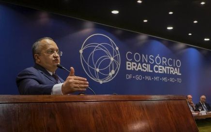Taques é empossado presidente do Consórcio Brasil Central