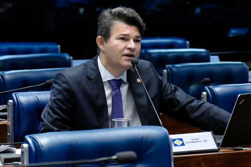 Medeiros critica de intermediação da Caixa em convênios com municípios