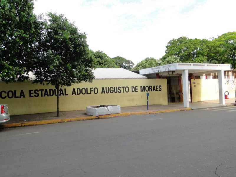 Estado inicia licitação para retomada de obras na escola Adolfo