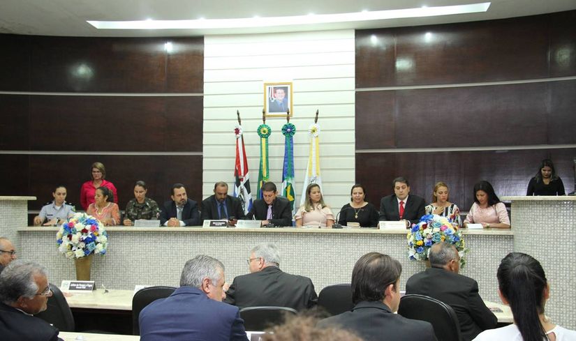 Câmara de Vereadores presta homenagem às mulheres