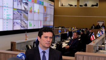 Moro diz que pode ter cometido um "descuido formal"