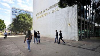 Governo libera R$ 4,12 bilhões para ministérios