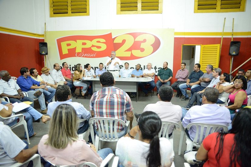 Em reunião, PPS e mais 14 partidos definem projeto de bloco com vistas no Legislativo