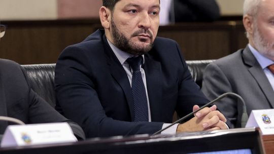 Com cortes, equipe de Mauro Mendes cita economia de R$ 83 milhões