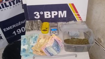 Jovem é flagrado com plantação de maconha cultivada dentro de casa