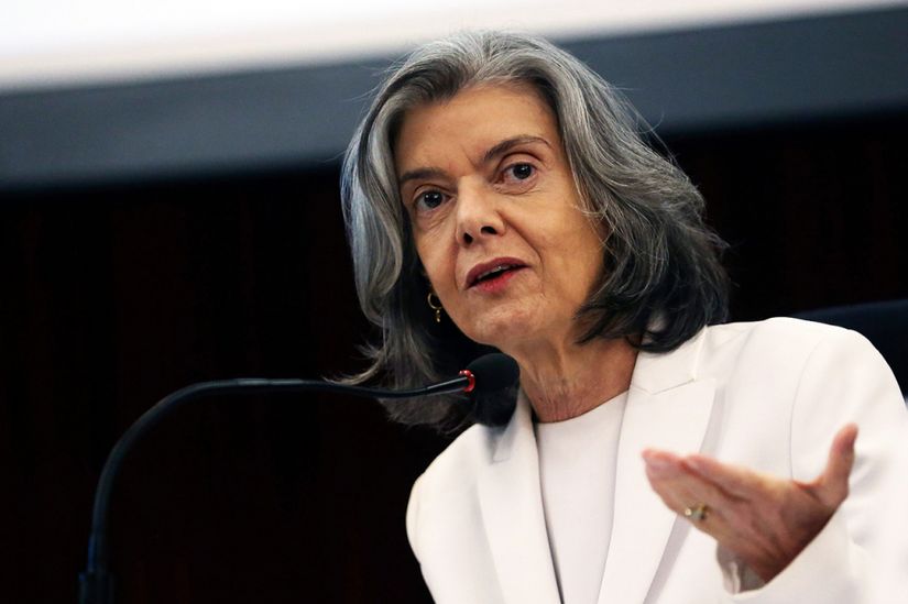 Com Supremo de recesso, Cármen Lúcia julgará recursos urgentes