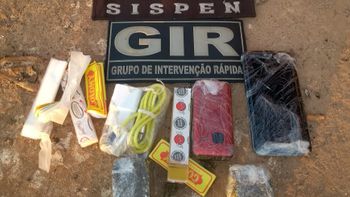 [Vídeo] Agentes da Mata Grande apreendem droga e celulares dentro de fraudas usadas