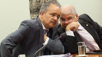 Comissão conclui votação de relatório e aprova 'distritão' e fundo eleitoral