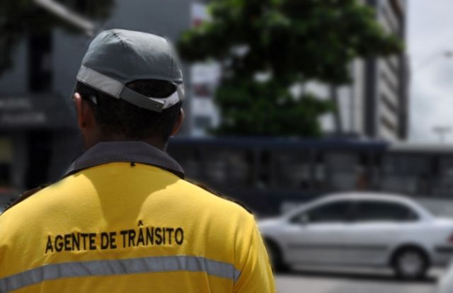 Temer veta uso de armas de fogo por agentes de trânsito