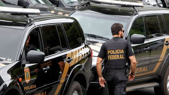 PF cumpre mandados na Câmara contra políticos do SD e PTB