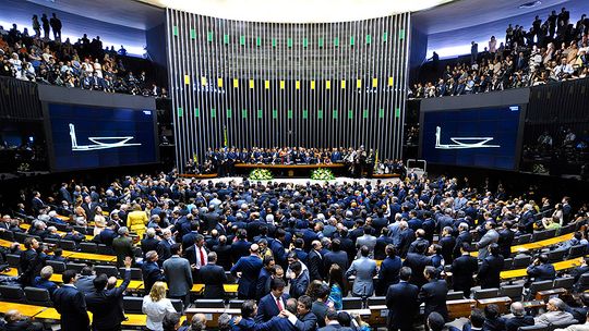 Câmara aprova aumentos para 16 categorias de servidores e Judiciário vai ter 41%