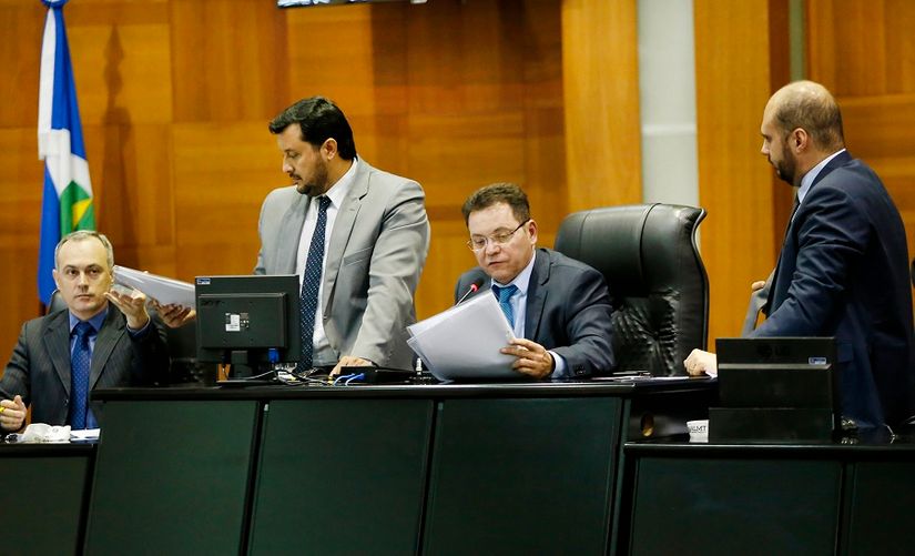 Botelho apresenta 12 projetos de lei e avalia semestre como produtivo