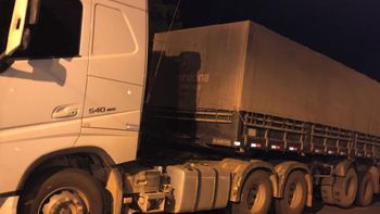 Carreta roubada em Rondonópolis é recuperada pela PM