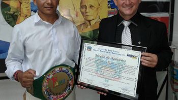 Rodrigo da Zaeli homenageia campeão pan-americano de muay thai